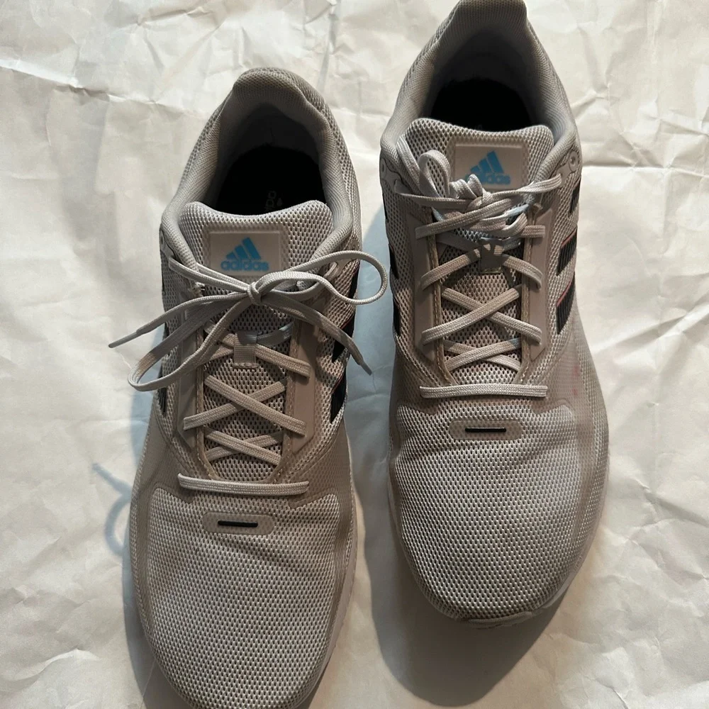 Adidas Men's Light Gray Athletic Shoes